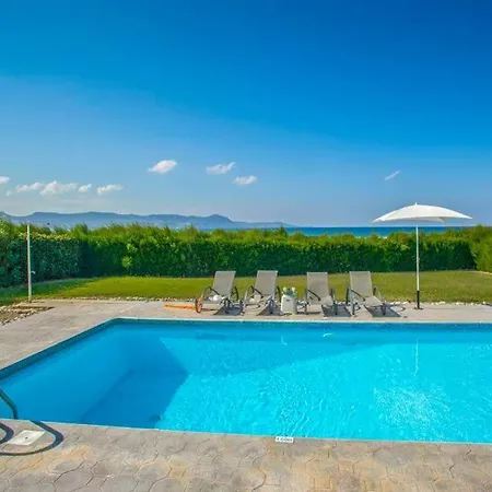 Villa In Sleeps 6 Includes Swimming Pool Air Con And Wifi 9 4 Mavroli