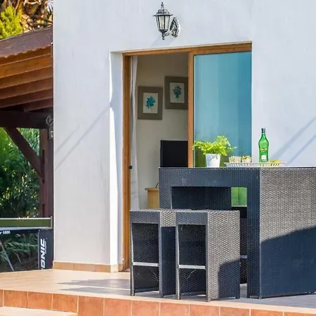 Villa In Sleeps 6 Includes Swimming Pool Air Con And Wifi 9 4 Mavroli