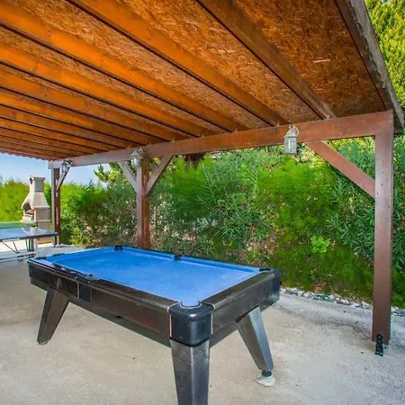 Villa In Sleeps 6 Includes Swimming Pool Air Con And Wifi 9 4 Mavroli