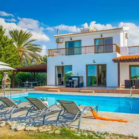 Villa In Sleeps 6 Includes Swimming Pool Air Con And Wifi 9 4 *