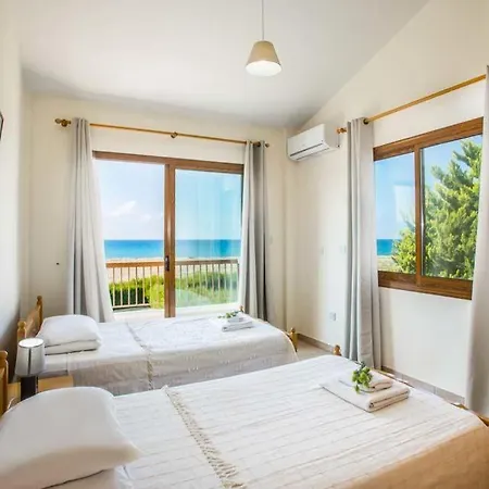 In Sleeps 6 Includes Swimming Pool Air Con And Wifi 9 4 Βίλα *